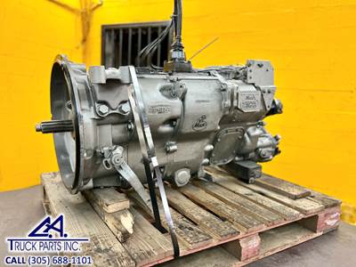Mack T1070 Transmission