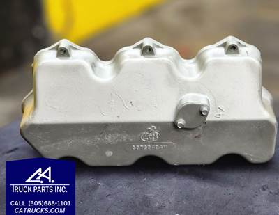 1996 Mack E7 Valve Cover Part # 337GB494M