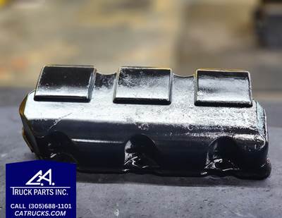 2001 Mack E7 E-Tech Valve Cover Part # 337GB537