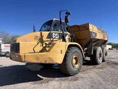 2010 Caterpillar 740B Articulated Haul Truck