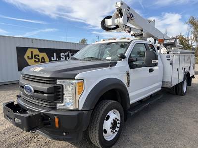2017 Ford F550 4X4 Bucket Truck