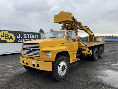1985 Ford FT800 T/A Bucket Truck