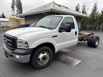 2007 Ford F350 XL SD Cab & Chassis