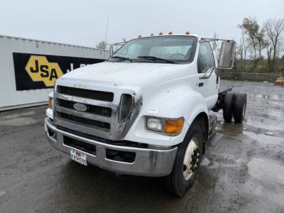 2008 Ford F750 Cab & Chassis