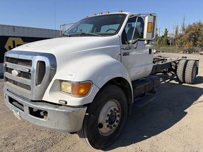 2008 Ford F750 Cab & Chassis