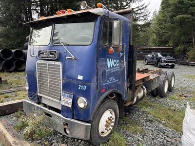 Freightliner T6364 T/A Cab & Chassis