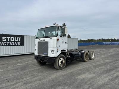 1989 White GMC T/A Cab & Chassis