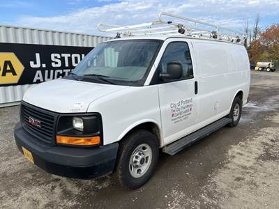 2015 GMC Savana Cargo Van