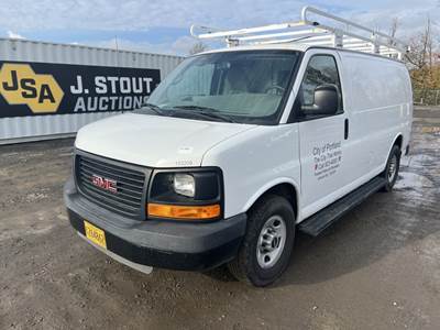 2015 GMC Savana Cargo Van