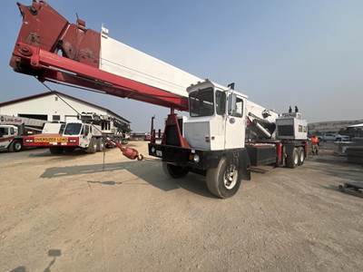 1975 Bucyrus-Erie 40-C Truck Crane