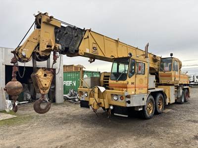 1990 Grove TMS475 Crane Truck