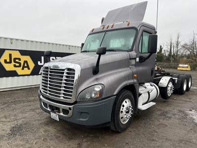 2017 Freightliner Cascadia Tri-Axle Truck Tractor