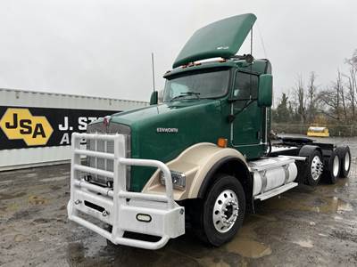 2014 Kenworth T8 Tri-Axle Truck Tractor