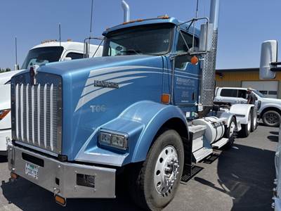 2010 Kenworth T8 Tri-Axle Truck Tractor