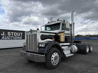 2004 Kenworth W900 T/A Truck Tractor