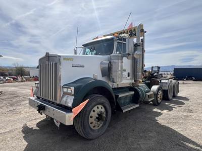 2007 Kenworth W900B Tri-Axle Truck Tractor