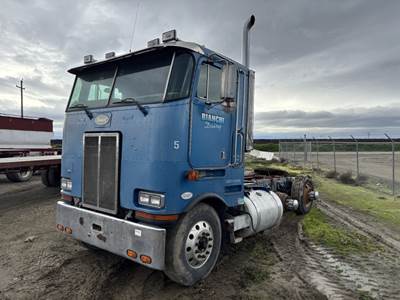 Peterbilt 362 T/A Truck Tractor