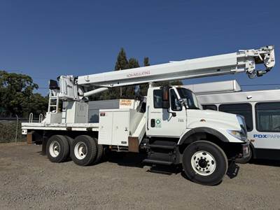 2005 International 7400 T/A Digger Derrick