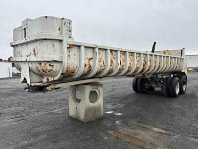 1967 Hobbs G28-THM-18-28 30' T/A End Dump Trailer