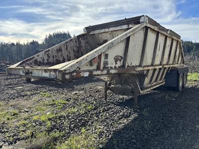 1975 Peerless T/A Belly Dump Trailer