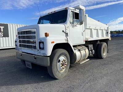 1984 International 2275 S/A Dump Truck