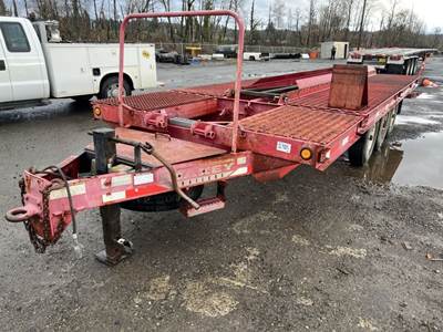 2005 Maxey Tri-Axle Sno-Cat Trailer
