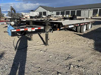 2016 Towmaster T-30 Equipment Trailer