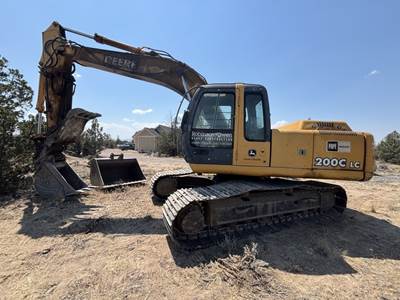 2006 John Deere 200C LC Hydraulic Excavator