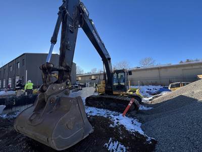 John Deere 200G Hydraulic Excavator