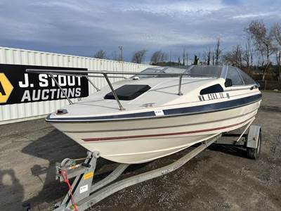 1985 Bayliner Capri Boat