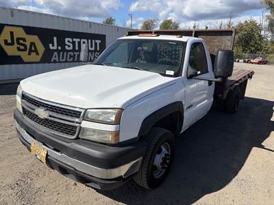2006 Chevrolet Silverado 3500 Flatbed Truck