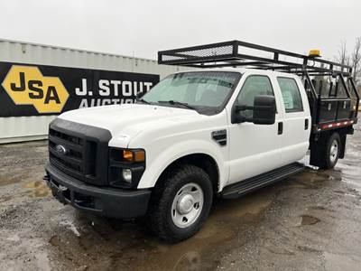 2009 Ford F350 XL SD Extra Cab Flatbed Truck