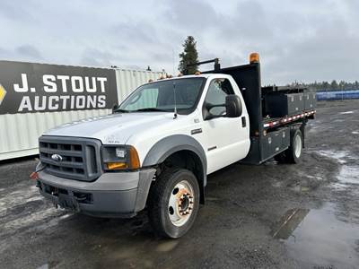 2005 Ford F450 XL SD Flatbed Truck