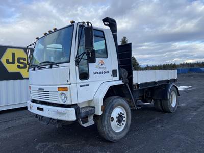 2005 Freightliner FC-80 S/A Flatbed Truck