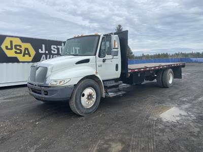 2000 Freightliner FL50 Crew Cab Flatbed Truck