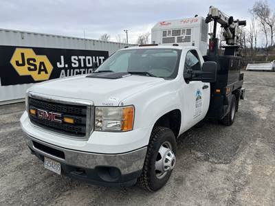 2011 GMC Sierra Flatbed Truck