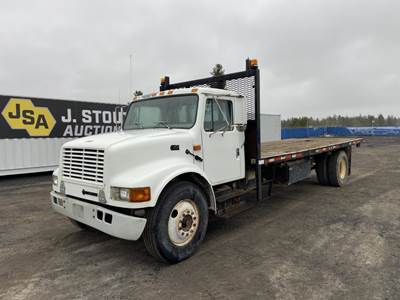 1995 International 4700 22' Flatbed Truck