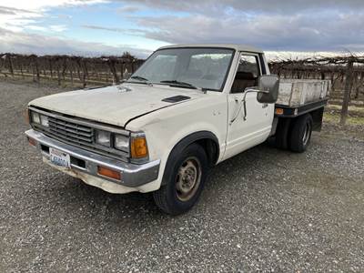 1986 Nissan Flatbed Truck