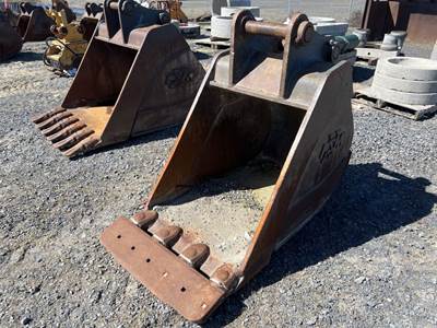 PSM 36" Dig Bucket w/Cutting Edge