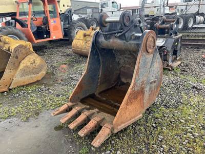 Helac 32" Clam Shell Bucket