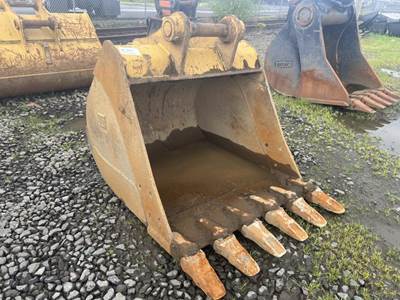 Caterpillar 40" Dig Bucket