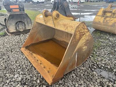 Caterpillar 56" Muck Bucket