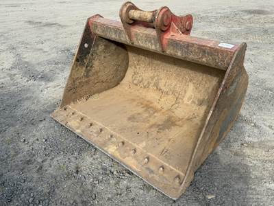 Jones 64" Muck Bucket
