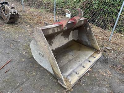 Jones 64" Muck Bucket