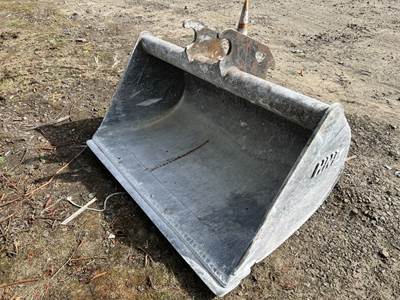 HNL 59" Muck Bucket