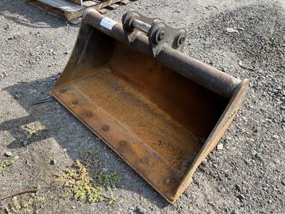 FMCO 41" Muck Bucket