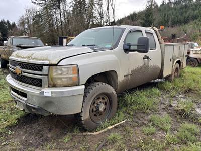 Chevrolet 3500 HD Extra Cab Utility Truck
