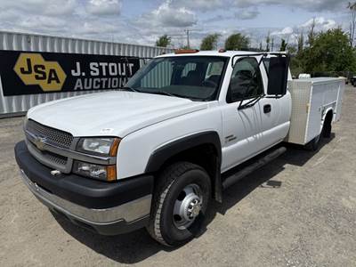 2004 Chevrolet Silverado 3500 4X4 Utility Truck