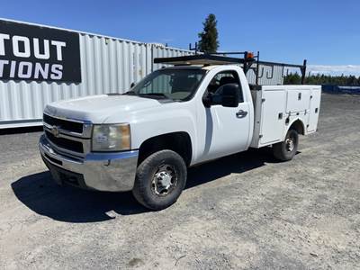 2008 Chevrolet Silverado 2500 4X4 Utility Truck