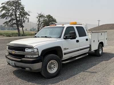 2002 Chevrolet Silverado 2500HD 4X4 Utility Truck